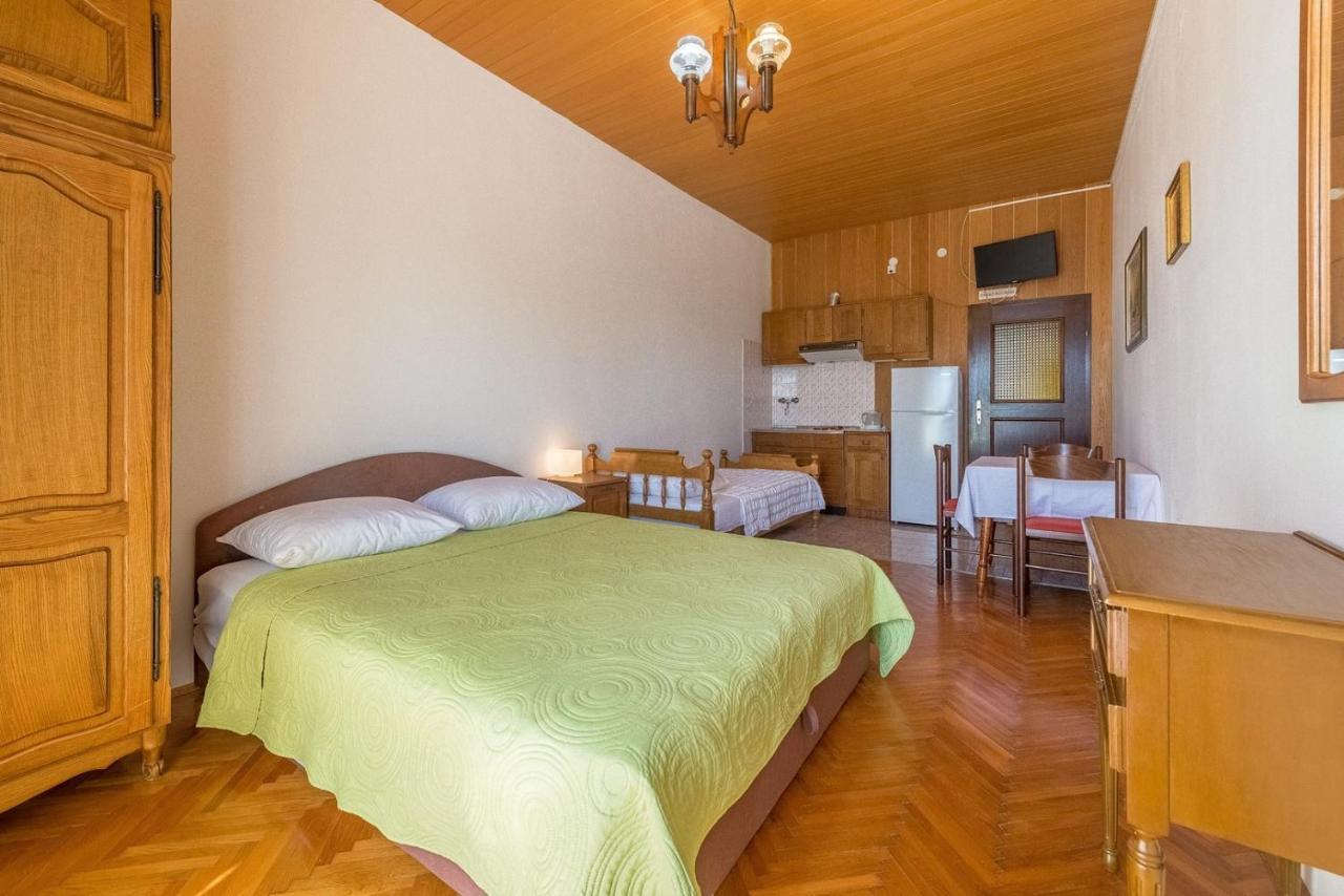 Apartments Kod Cara 로크바 로고즈니차 외부 사진