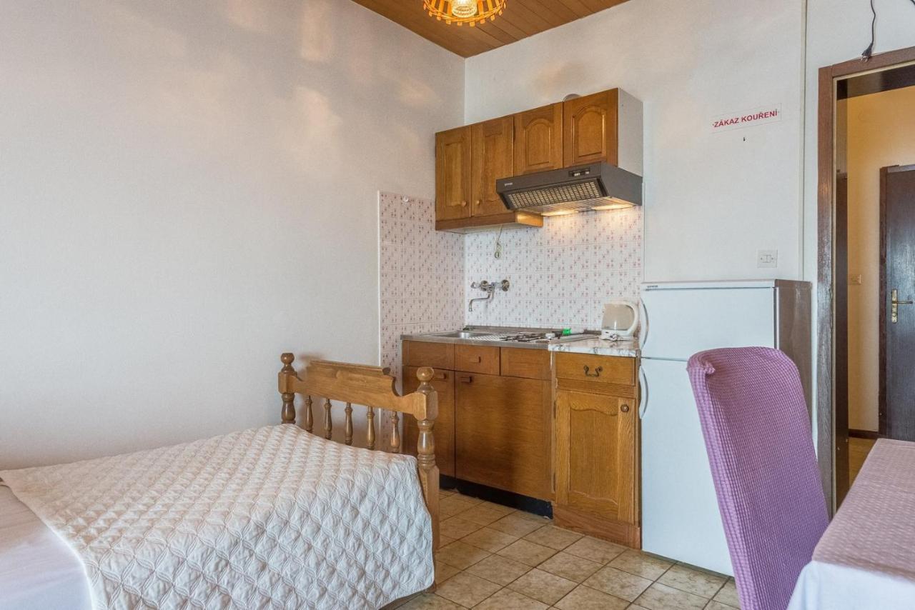 Apartments Kod Cara 로크바 로고즈니차 외부 사진