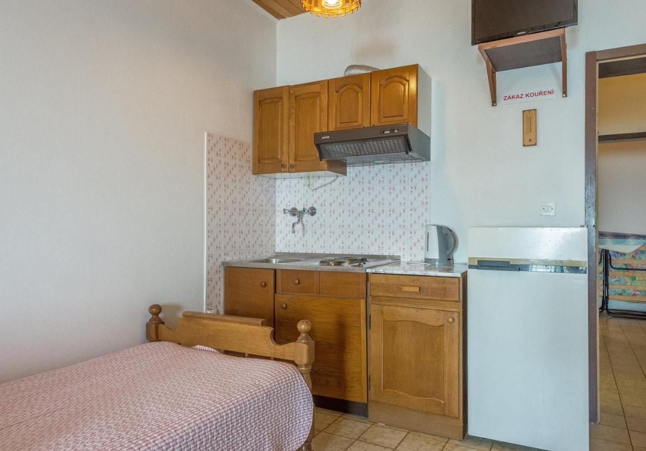 Apartments Kod Cara 로크바 로고즈니차 외부 사진